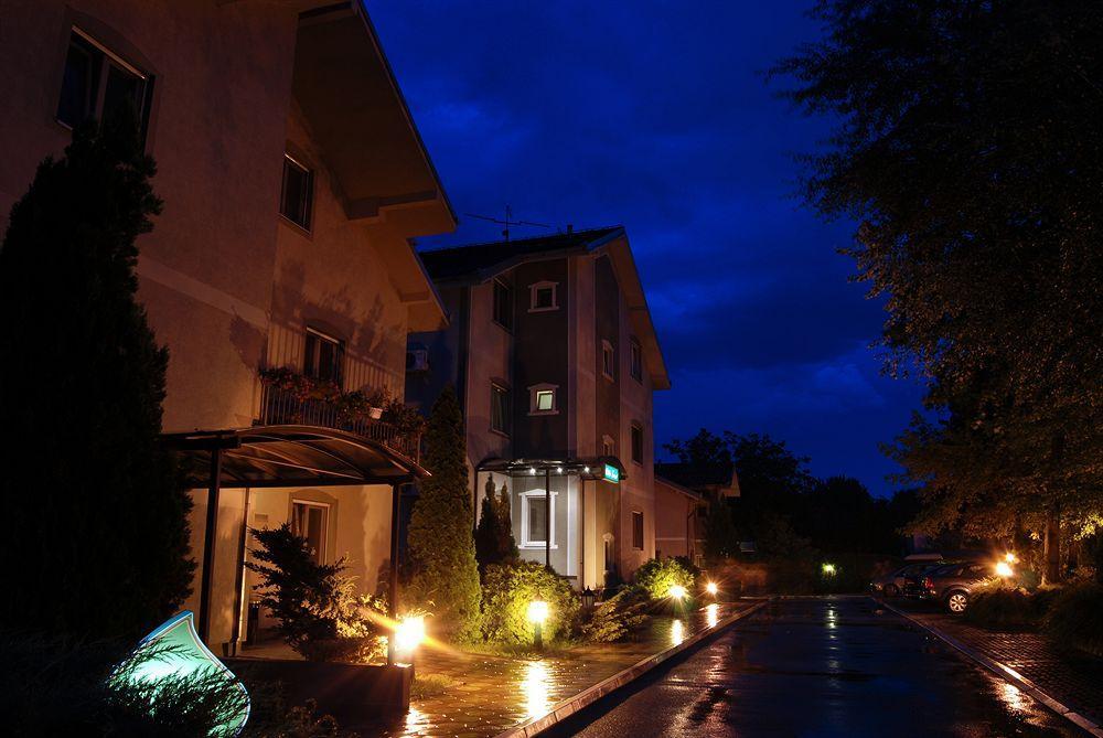 Villa Forest เบลเกรด ภายนอก รูปภาพ